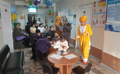 В Караганде детей с ограниченными возможностями принимали врачи в рамках Дня открытых дверей 