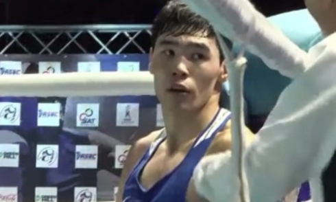Чемпион мира из Казахстана испытал проблемы в полуфинале ЧА-2023 по боксу до 22 лет