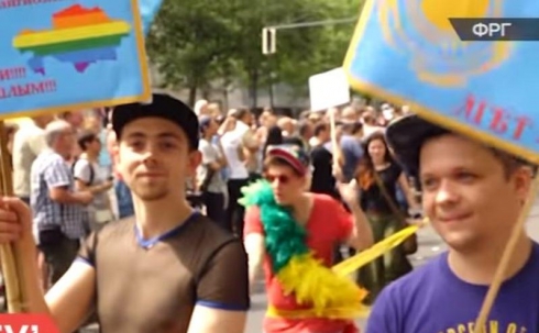 Металлург и электрик из Казахстана приняли участие в гей-параде в Берлине