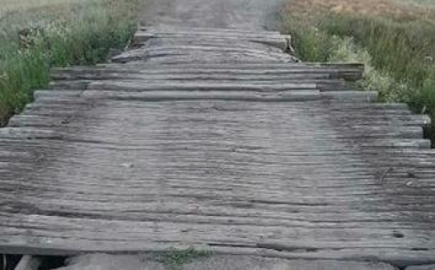 Карагандинцы обратились к властям с просьбой отремонтировать деревянный мост