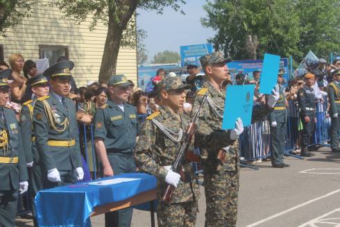 Новобранцы Национальной гвардии приняли присягу в Караганде