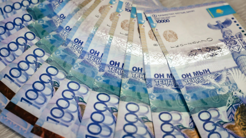 Казахстанцам, имеющим просрочки по платежам, запретят выдавать новые кредиты