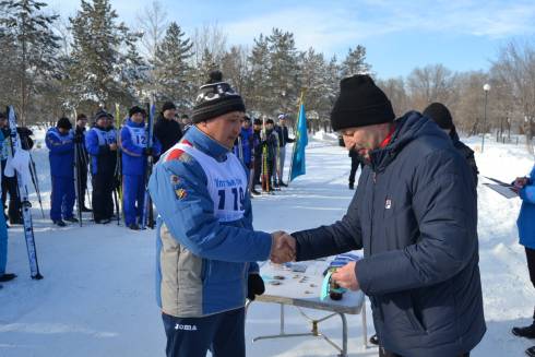 В Караганде военнослужащие приняли участие в лыжном забеге 
