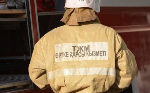 Жильцов 16-этажного дома эвакуировали из-за пожара в квартире в Караганде