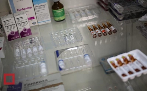 Рост цен на лекарства объяснили в Минздраве РК