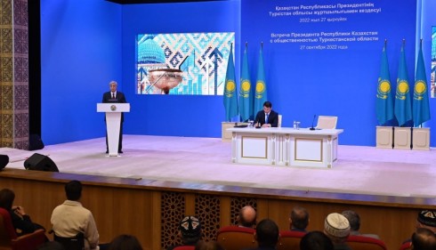Президент проводит встречу с общественностью Туркестанской области