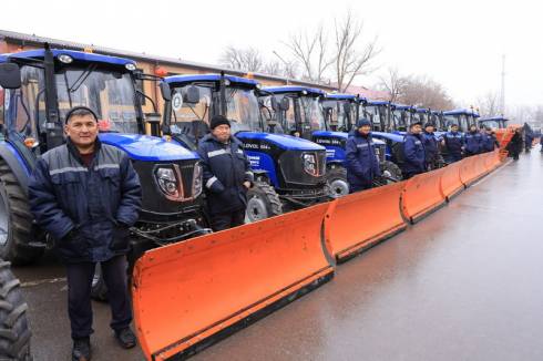 Более 300 рабочих и спецмашин будут этой зимой убирать Караганду от снега