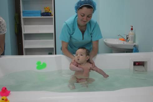 В Караганде открылся центр аквагимнастики для грудных детей «Беби-Буль»
