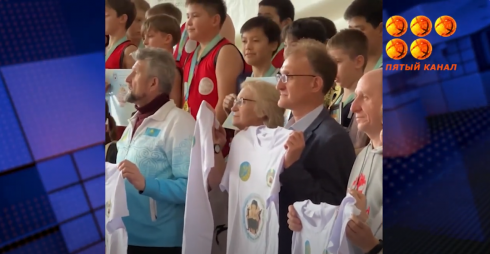 В физкультурно-оздоровительном комплексе города Шахтинск прошел чемпионат по басктеболу