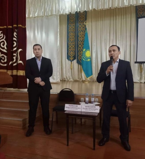 Аким Актогайского района провел отчетную встречу в Сарышагане