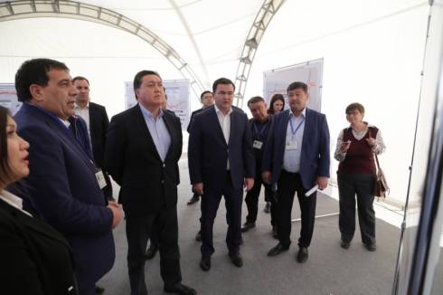 Аскар Мамин проверил ход строительства новых дорог в Карагандинской области