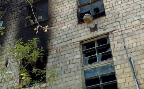 В Караганде при пожаре в однокомнатной квартире погибли три человека