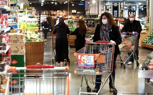 Карагандинцы признают, что иногда нарушают карантинные нормы в супермаркетах