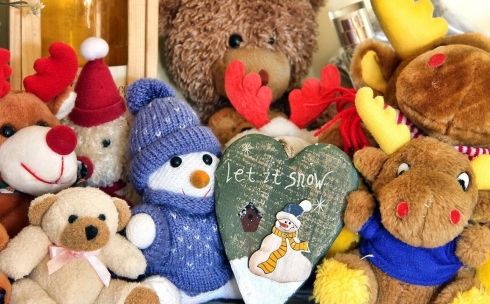Чтобы красиво и безопасно: как выбрать новогодние игрушки для детей