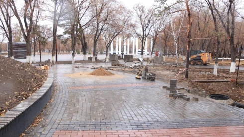 В Майкудуке Караганды завершается реконструкция парка