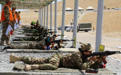 Первых успехов добились казахстанские военнослужащие на соревнованиях в Узбекистане