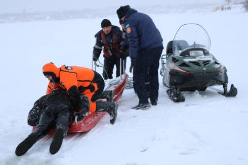 Спасатели Карагандинской области провели мастер-класс по безопасному поведению на льду