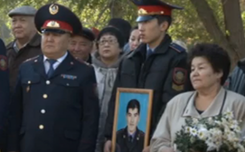 В Караганде полицейские сняли видеоклип в память о погибших коллегах