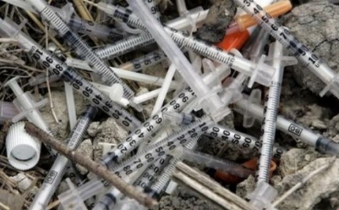 Использованные шприцы и зараженные инструменты - самые опасные отходы в лечебных организациях 