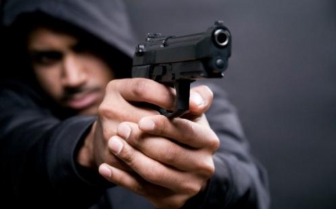 В Карагандинской области преступники с игрушечным пистолетом ограбили магазин