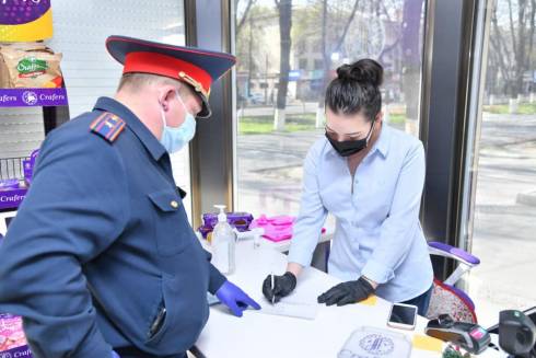 В Карагандинской области мобильные группы продолжают выписывать штрафы за нарушение карантинных требований