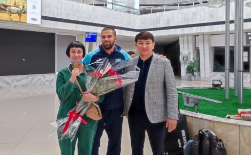 Призёр Чемпионата мира по гребле Виктор Степанов вернулся в Караганду