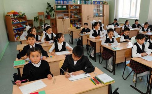 Карагандинские депутаты возмутились мнимой пятидневкой в школах