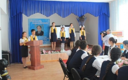 В Карагандинской области в школах проходят классные часы по обсуждению перехода на латинскую графику