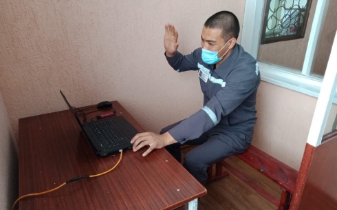 Осужденные Карагандинской области общаются с семьями посредством видеосвязи