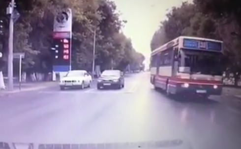 В Караганде нарушивший ПДД водитель маршрутного автобуса отделается строгим выговором и лишением премии