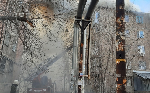 В карагандинской пятиэтажке на Бухар жырау произошел пожар