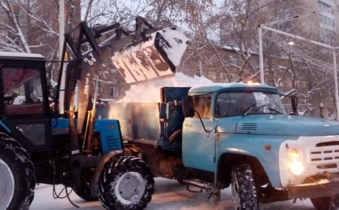 Карагандинцы могут обратиться к районным акимам по вопросу вывоза снега