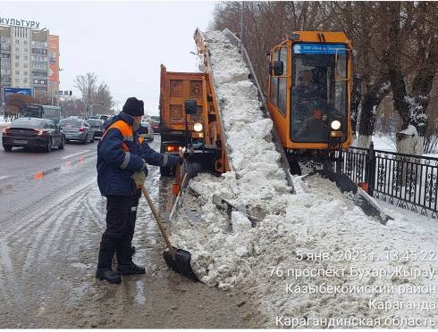 С улиц Караганды за сутки вывезено 12 тысяч кубометров снега