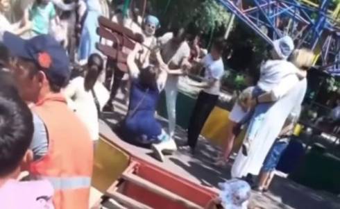 Мелкое хулиганство: женщин наказали за драку в Центральном парке Караганды