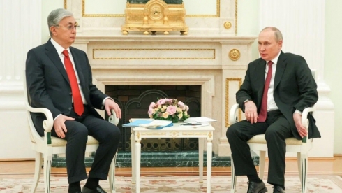 Токаев провел встречу с Путиным