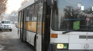 В Караганде акцию протеста провели водители маршрутных автобусов