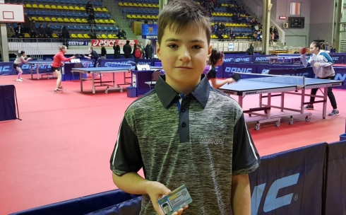 В Караганде самому юному теннисисту вручили удостоверение Мастера спорта РК