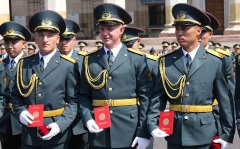 Карагандинцев приглашают обучаться в военных институтах 
