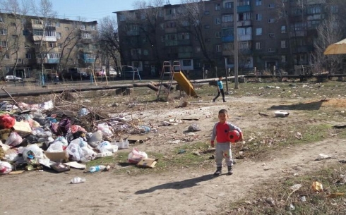 В Караганде решается вопрос благоустройства мусорных площадок