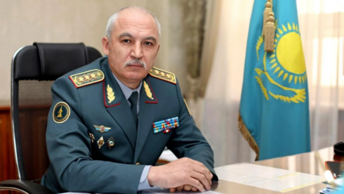Сам отведу сына за ручку в армию – министр обороны Казахстана