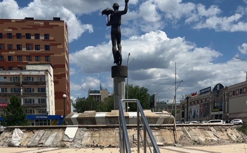 В Караганде приступили к ремонту фонтана на цирке