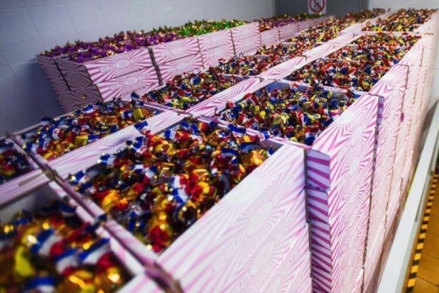 Тонну конфет, за которую карагандинский бизнесмен заплатил 1 млн тенге, присвоил мошенник в Костанае