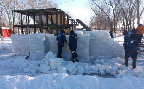 Ледяная крепость в Центральном парке