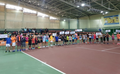 В Караганде проходит республиканский турнир по теннису