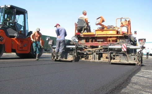 Американец вложил деньги в ремонт дороги в Карагандинской области