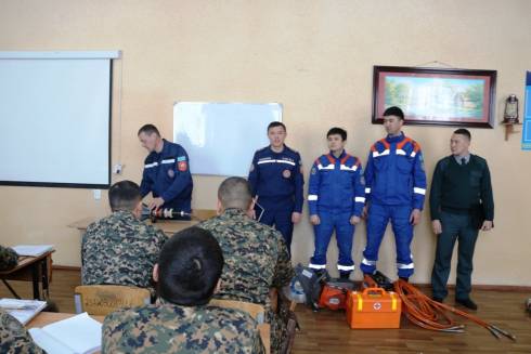 В Караганде спасатели проводят учебно-методический сбор для военнослужащих