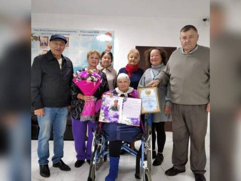 90-летний юбилей отметила ветеран ОВД из Шахтинска