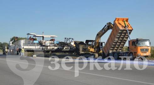 Почему новая бетонная дорогу между Карагандой и Темиртау покрылась трещинами