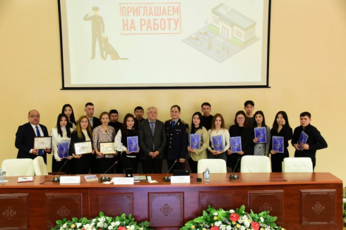 Приглашения на работу в ОВД вручили студентам Карагандинского университета