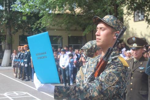 В Караганде 108 призывников вступили в ряды защитников Отчизны